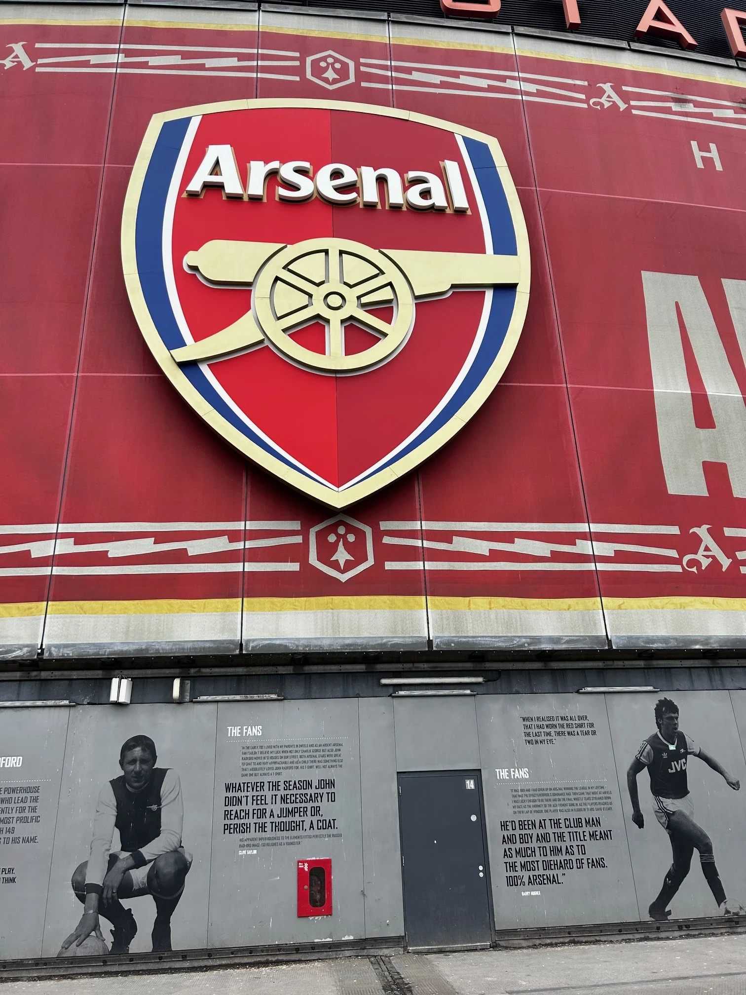 Emirates stadium med arsenal-logo