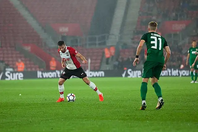 Hvor lang er ventelisten til et Southampton sæsonkort? background image